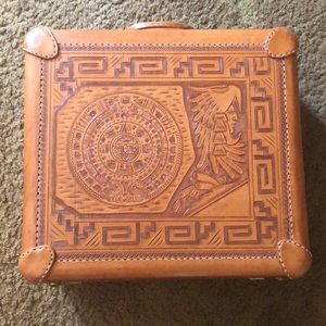 💫 vintage Mexican tooled leather suitcase.